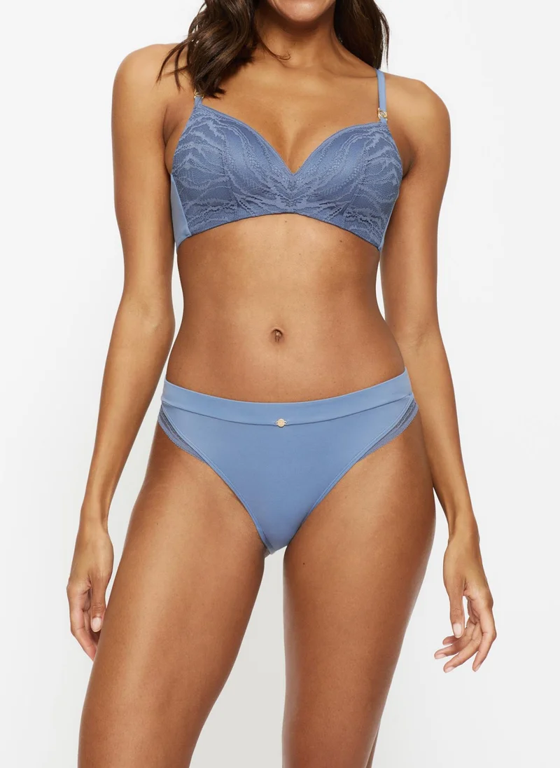 كيلوبايت شارلوت برازيلي أزرق فاتح